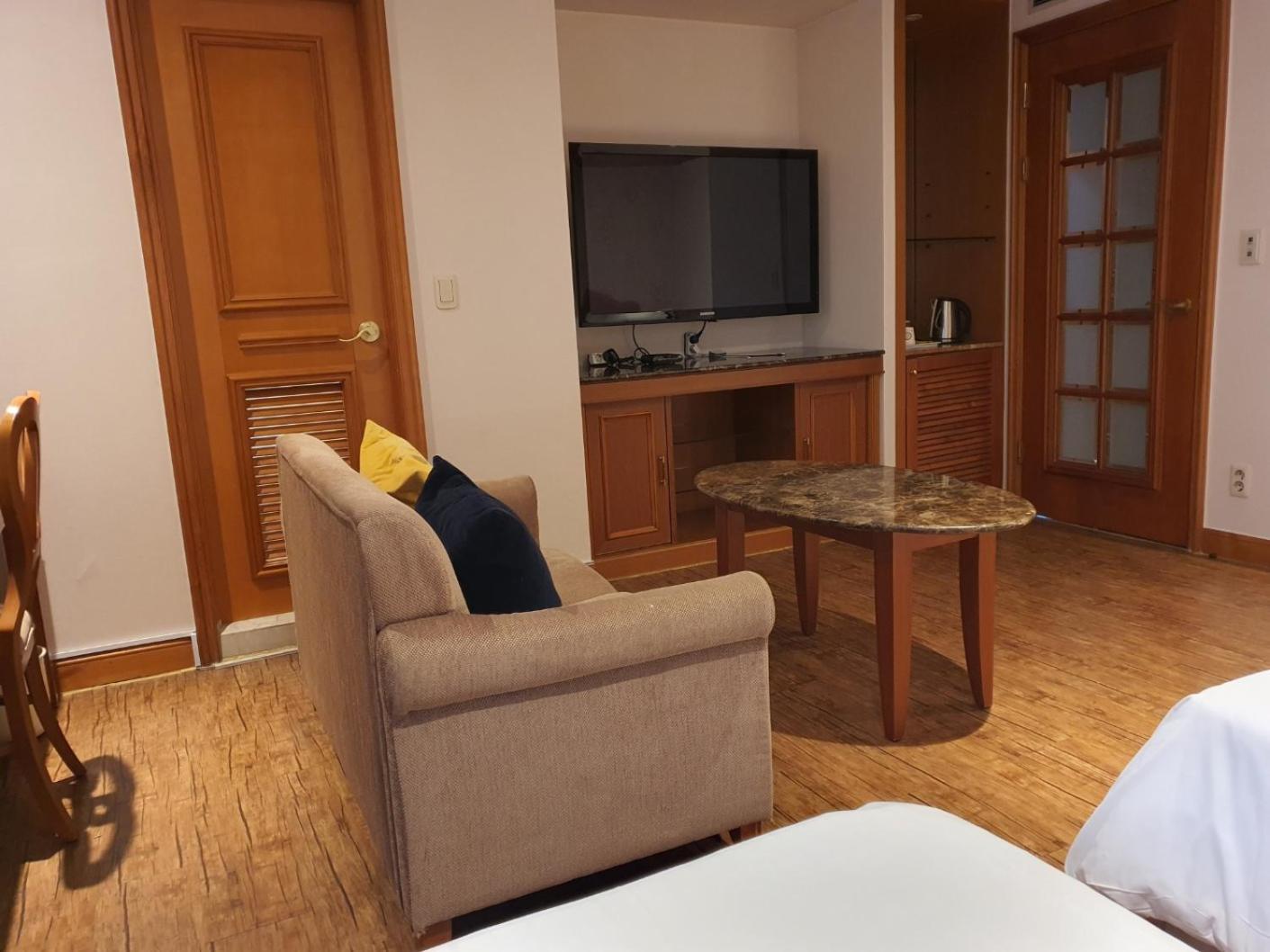 סיאול Karak Tourist Hotel מראה חיצוני תמונה