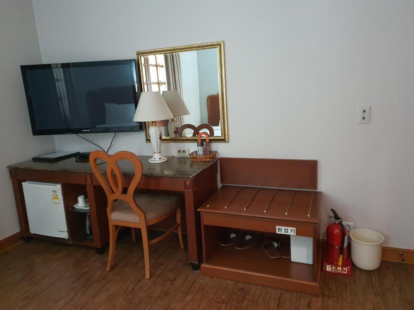סיאול Karak Tourist Hotel מראה חיצוני תמונה