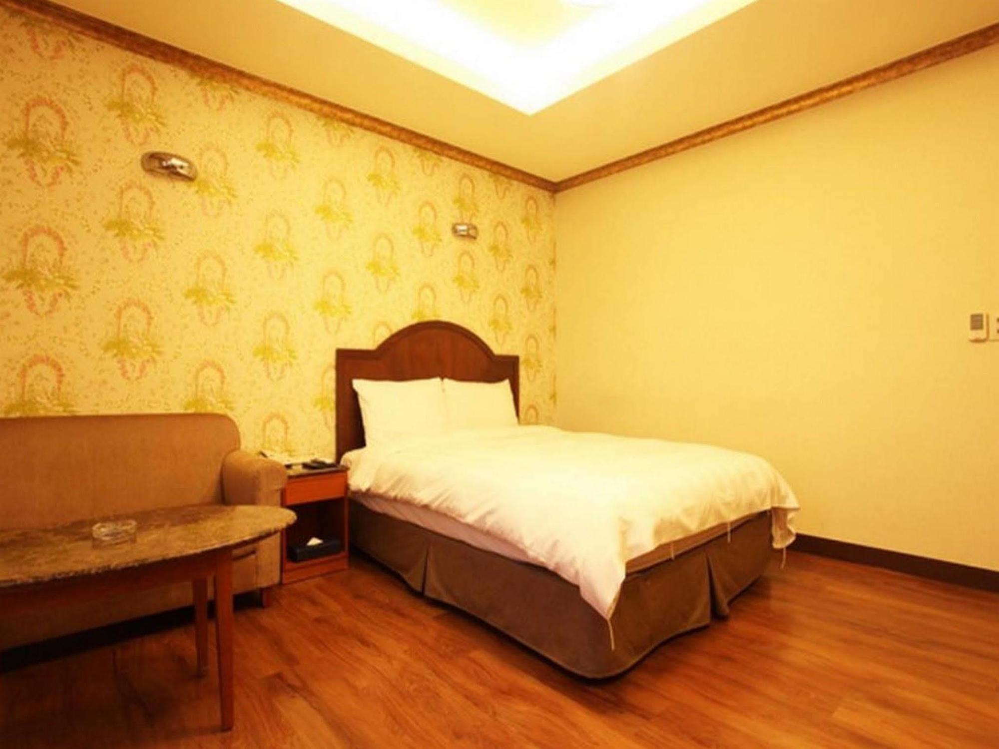 סיאול Karak Tourist Hotel מראה חיצוני תמונה
