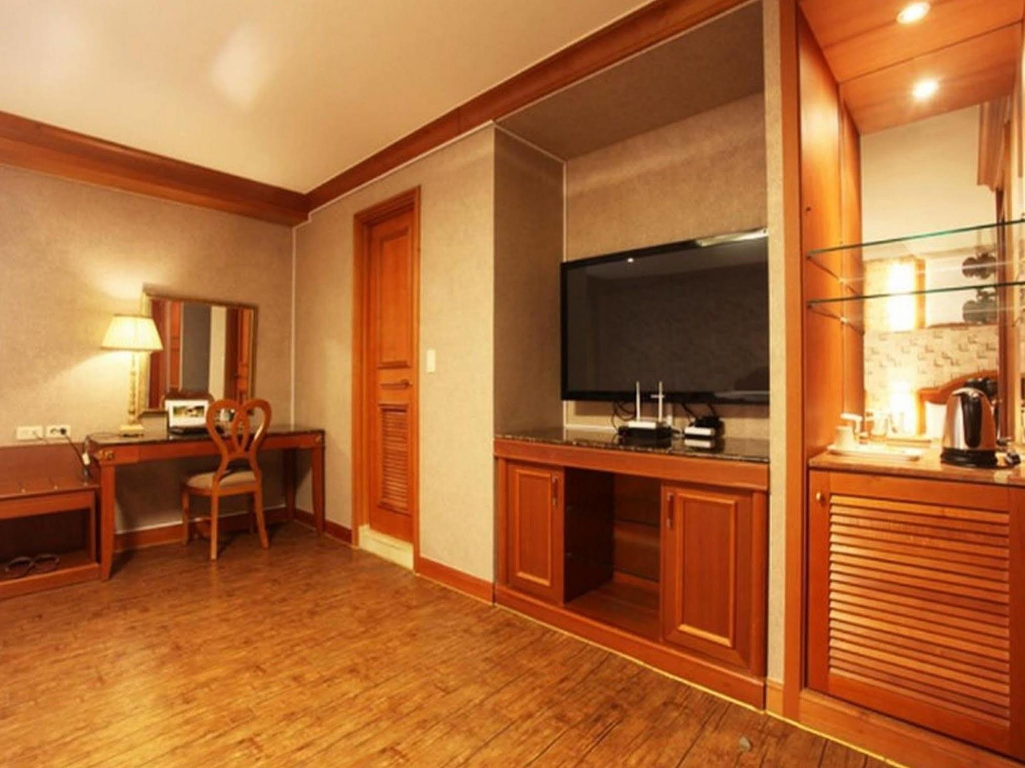 סיאול Karak Tourist Hotel מראה חיצוני תמונה
